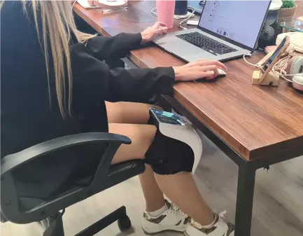 Qinux Kneessa infrared heat and vibration active on knee